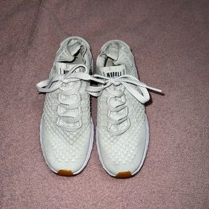 NoBull white knit runners, woman’s size 8